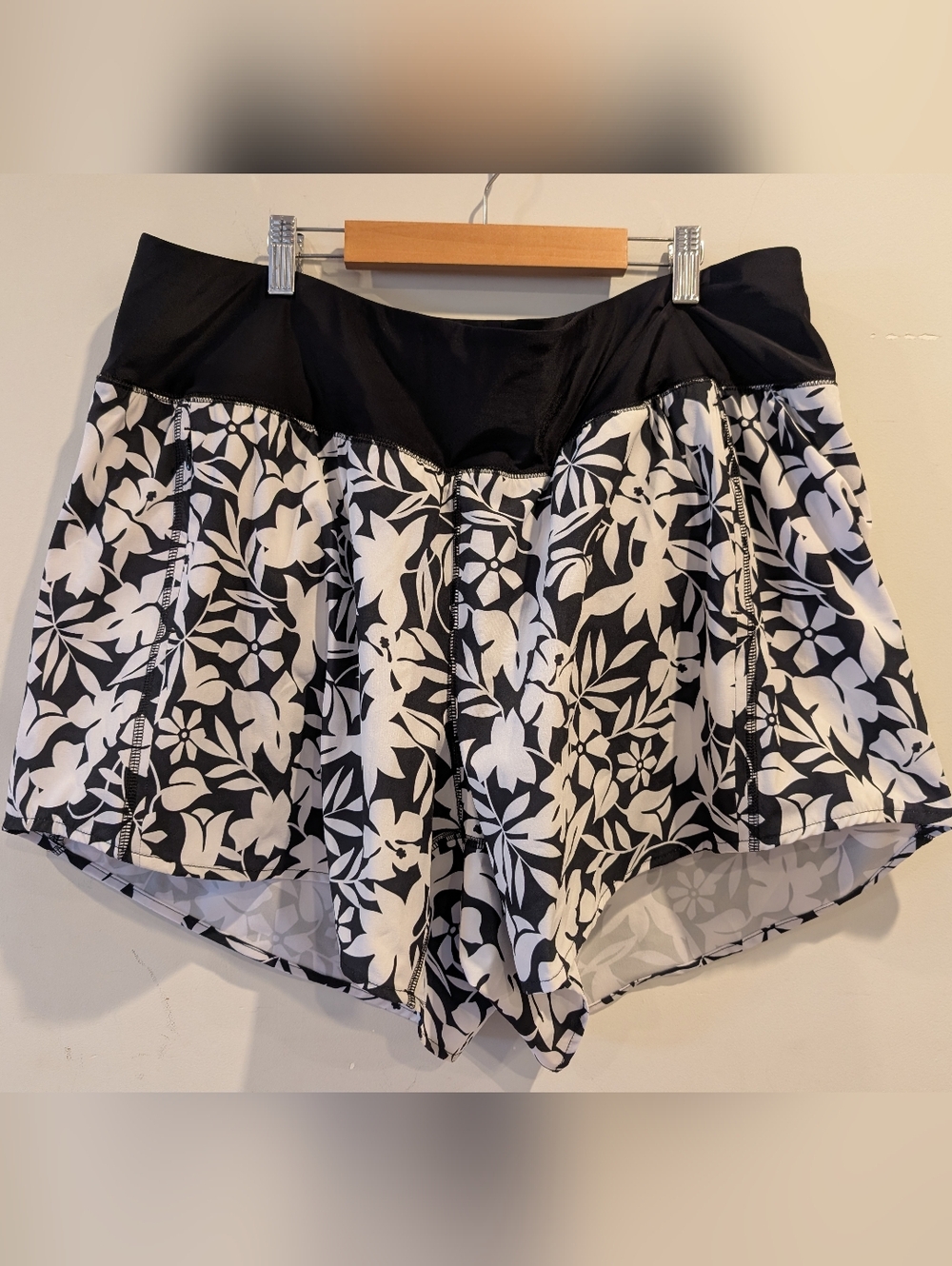 Lands End New Women's Black White Floral Swim Shorts Sz 20 Summer Pool Beach Bat